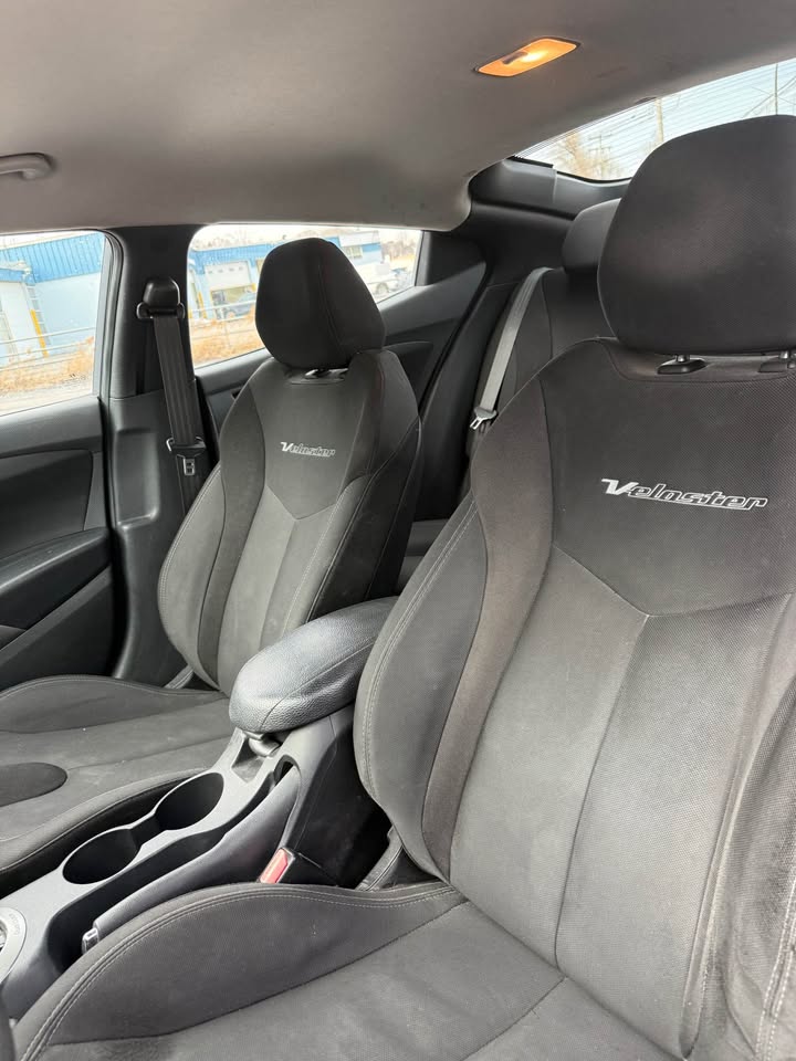 2012 Hyundai veloster