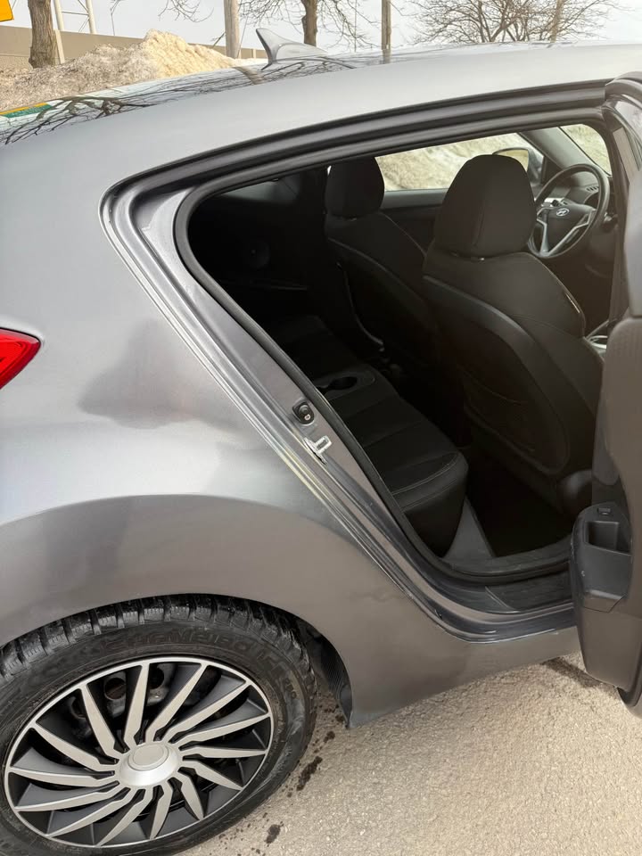 2012 Hyundai veloster